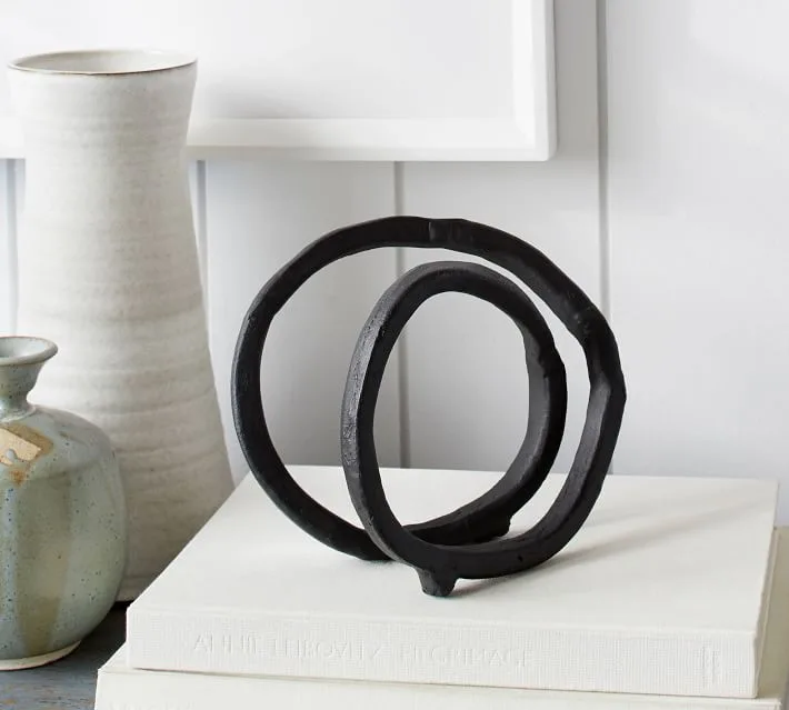 Bronze loop sculpture