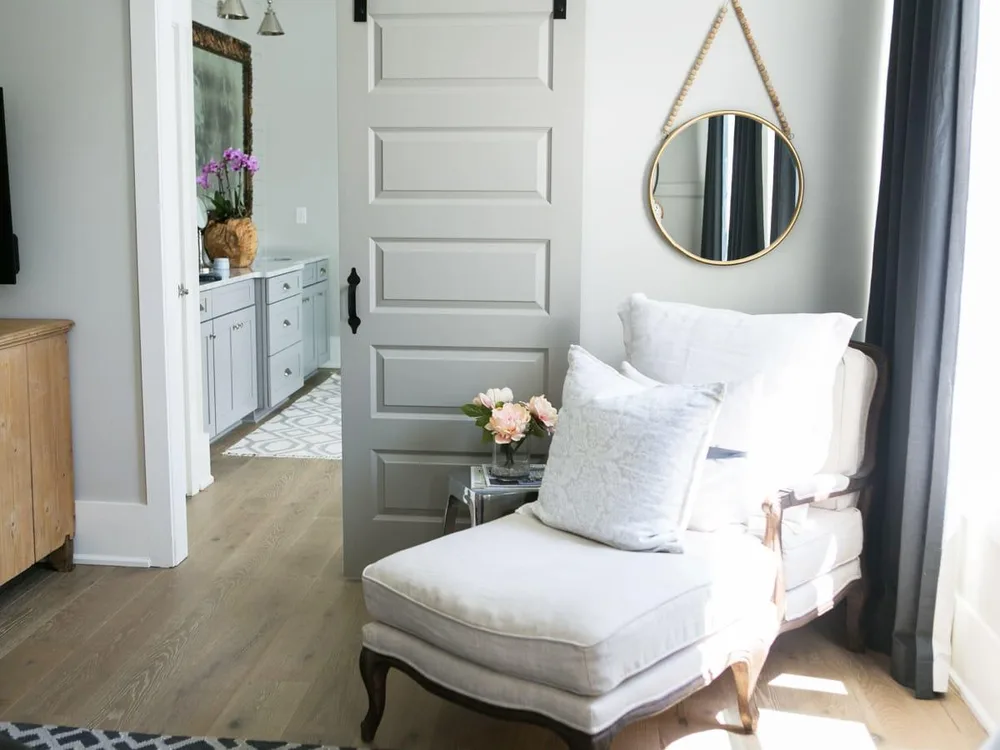 6 Ways to Decorate a Corner