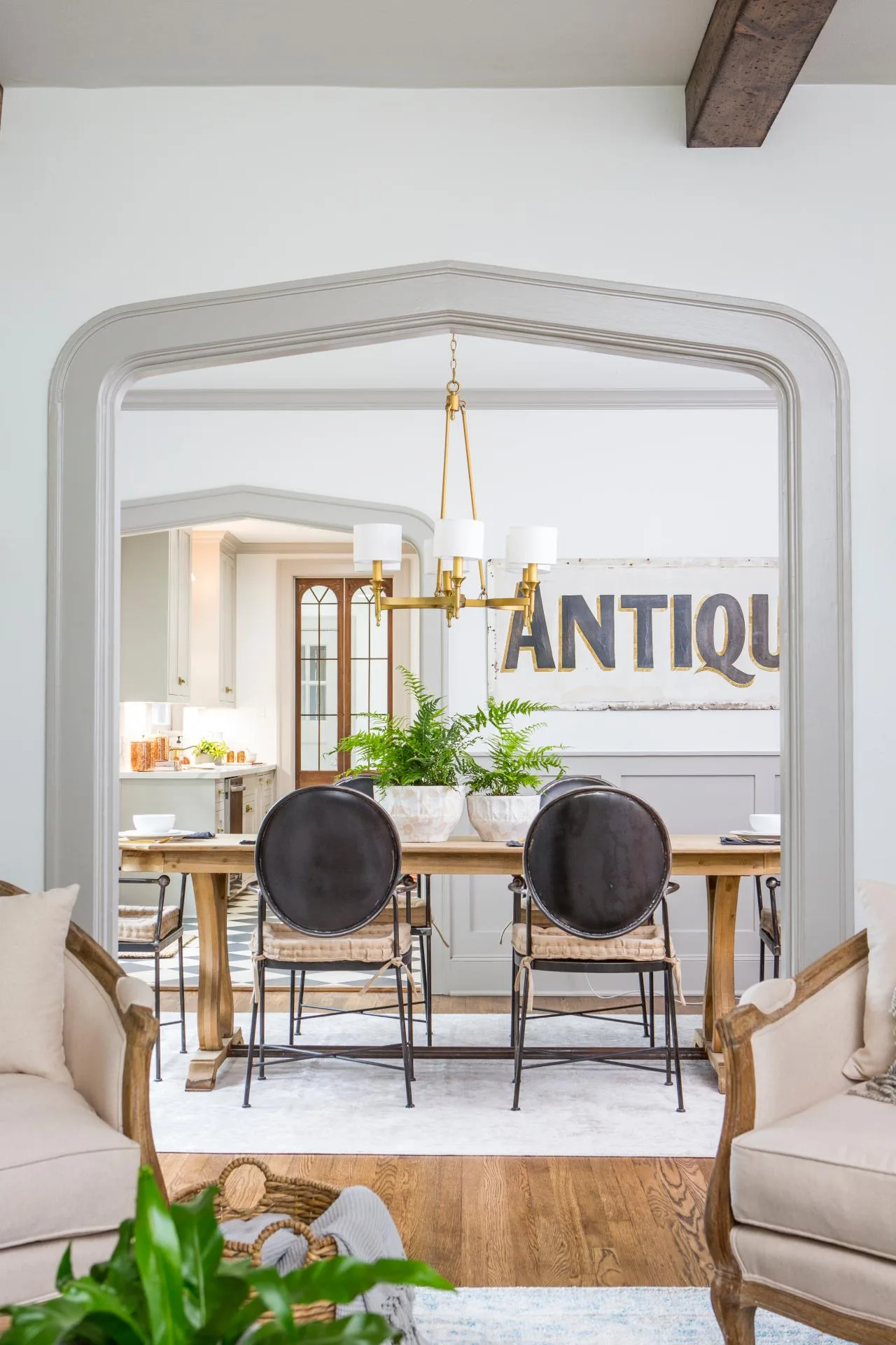 Interior Design Farmhouse Table