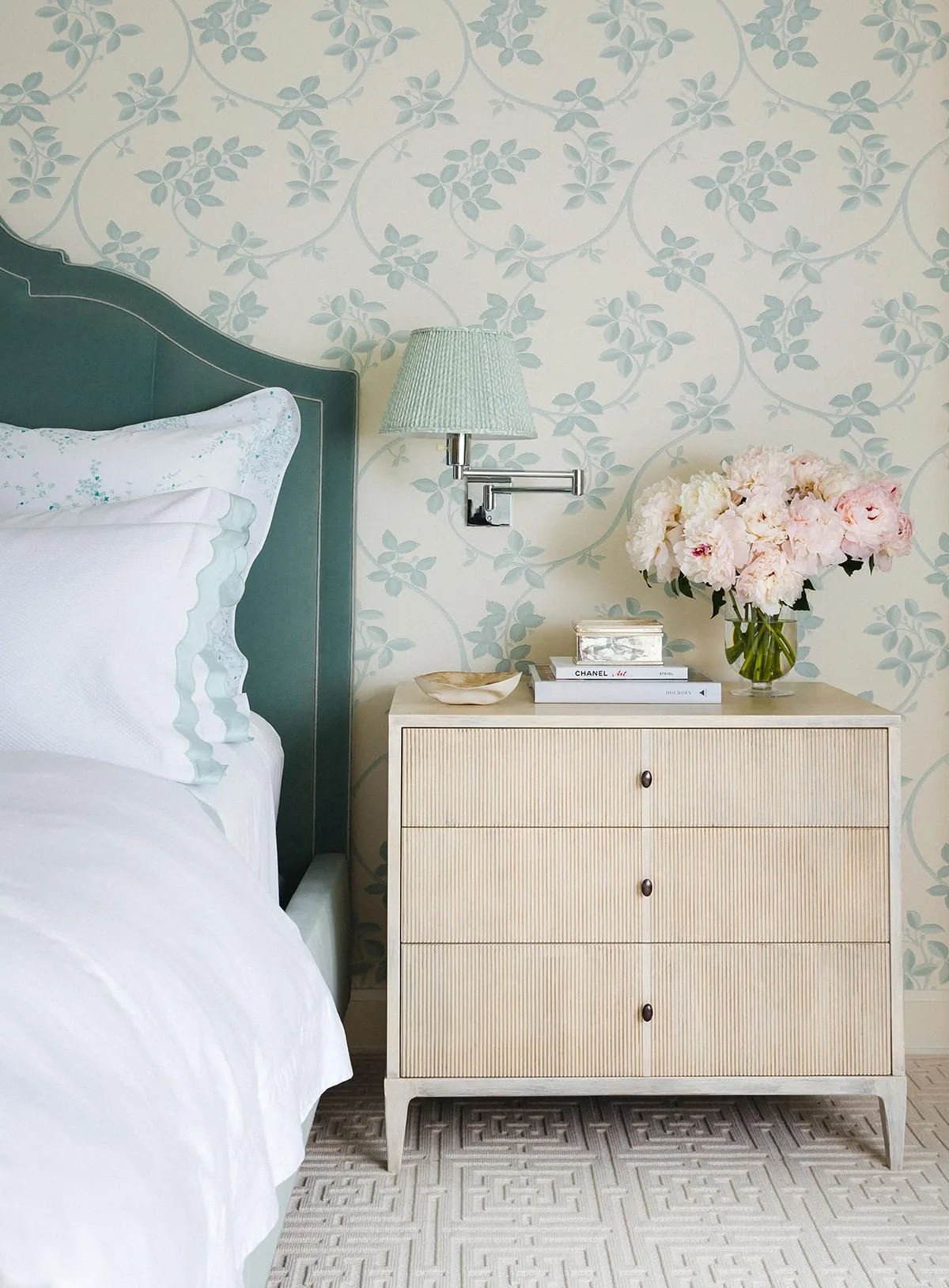 How To Mix and Match Bedroom Furniture