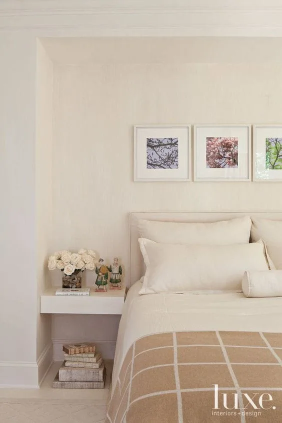 Wall shelves bedside table