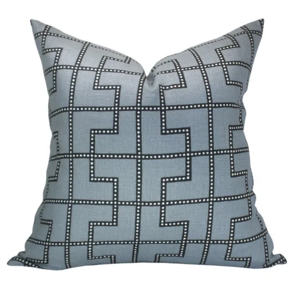 Bleeker pillow